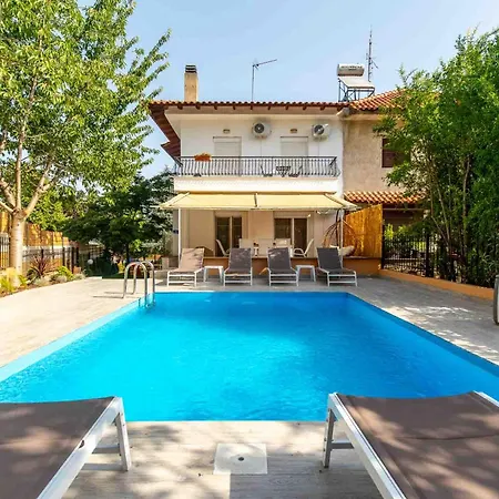Urban Oasis Pool Βίλα